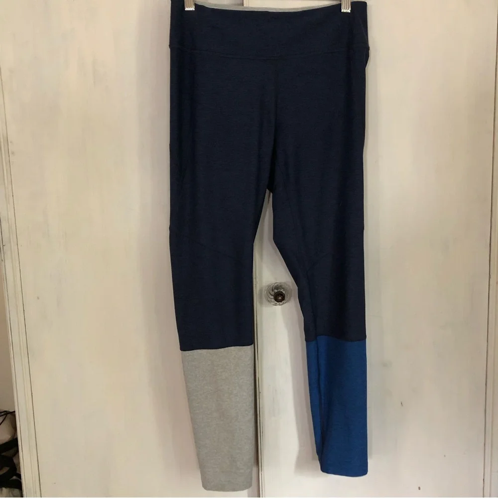 Outdoor Voices 7/8 Dipped Warmup Leggings - Picture 3 of 5